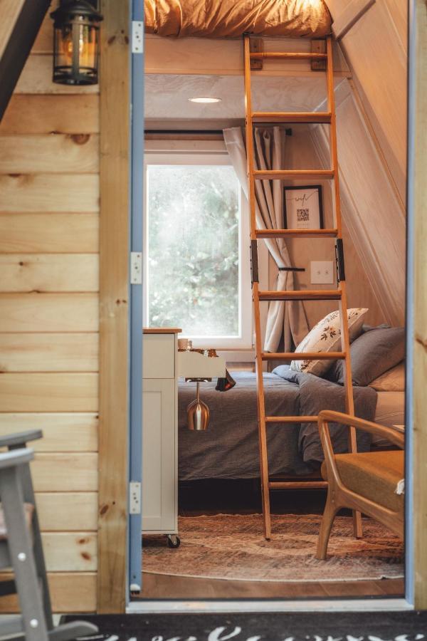 Blue Brambler Glamping A-Frame Apartment Rockbridge Exterior photo