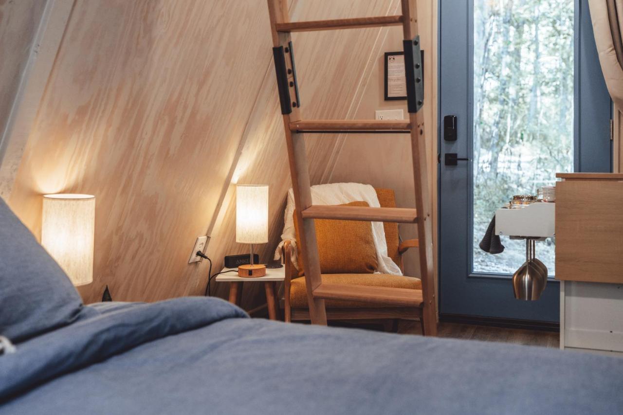 Blue Brambler Glamping A-Frame Apartment Rockbridge Exterior photo