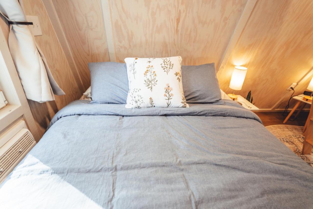 Blue Brambler Glamping A-Frame Apartment Rockbridge Exterior photo