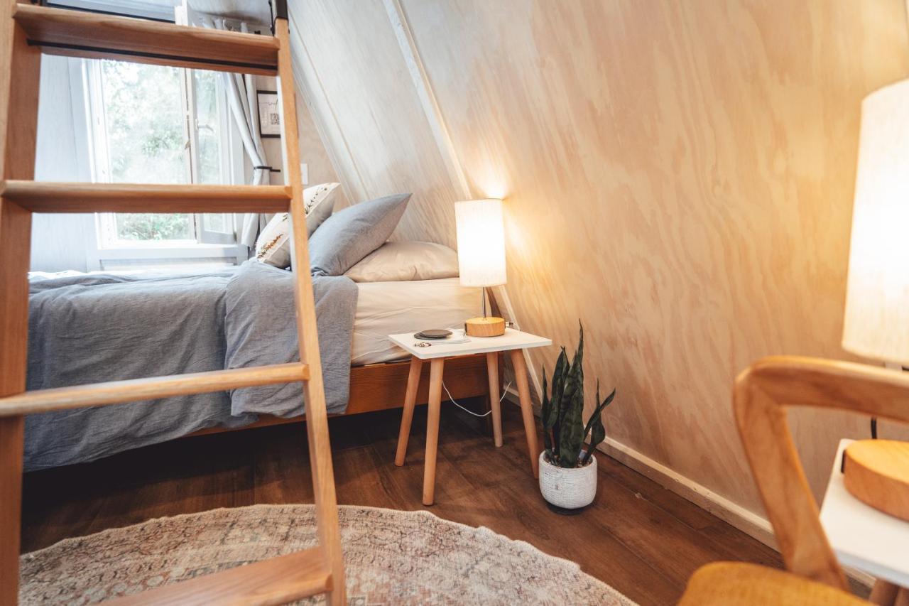 Blue Brambler Glamping A-Frame Apartment Rockbridge Exterior photo